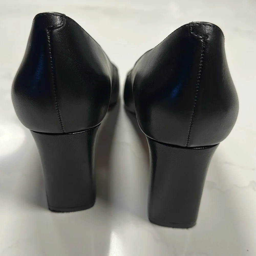 NWOT-Mark Fisher LTD 3” Heel Pointed Toe Leather Pump Shoes. Size 8M